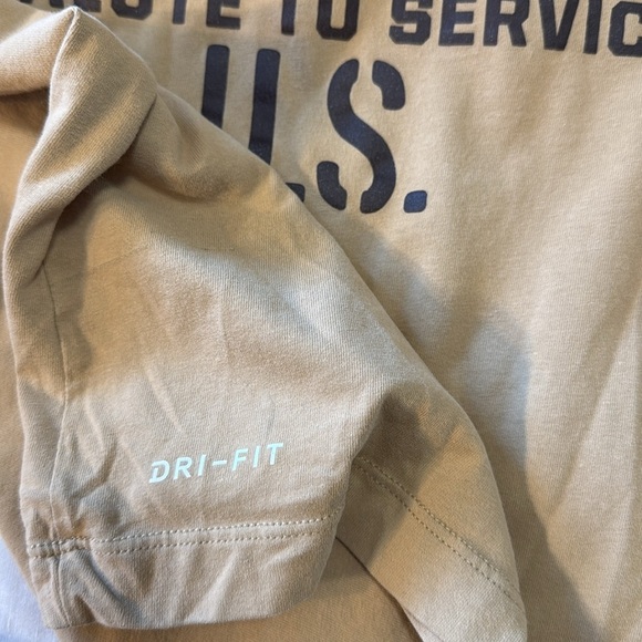 Nike Dri-Fit Men’s XL Cleveland Browns Salute To Service U.S. Patch Long Sleeve - Picture 9 of 9